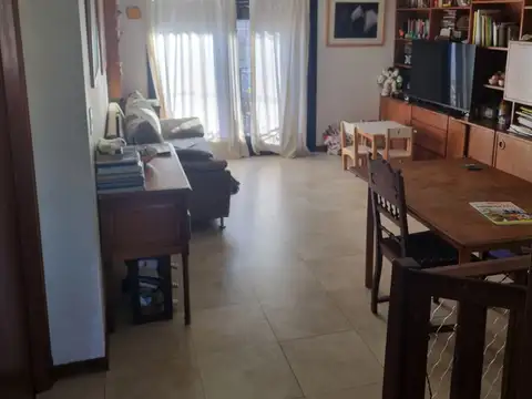 VENTA EN BLOCK PH 4 AMBIENTES EN PLANTA ALTA- 2 LOCALES Y DEPOSITO