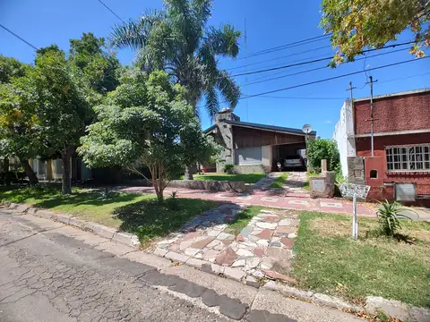 Casa 5 ambientes con 1 baño