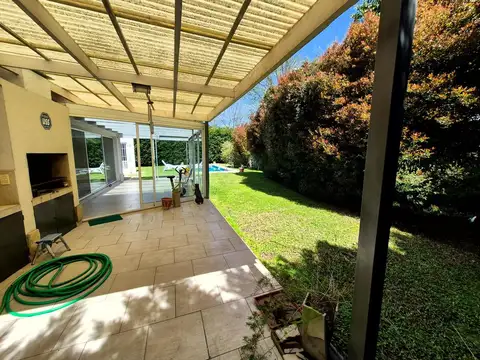 Casa en Venta con 6 cocheras