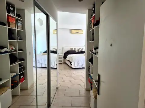 Casa en Venta con 6 cocheras