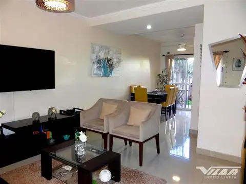 Casa 4 ambientes con 2 baños