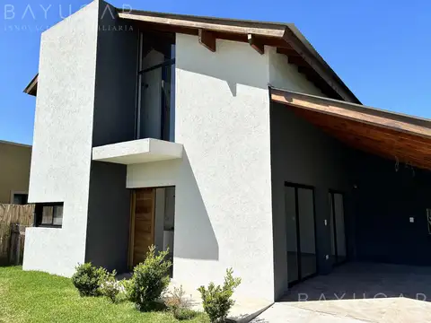 Casa en Venta con 1 cochera