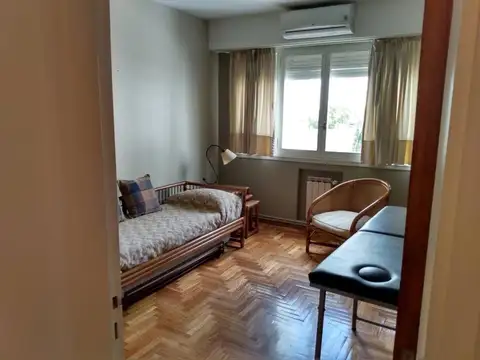 Piso 4 Amb. c/dep, fte. PL MITRE, COCH. y Balcón c/exc vista
