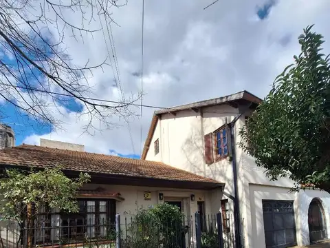 Venta Quilmes O. Chalet 6 amb. C/ gge, parrilla y pileta.