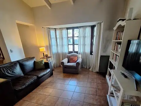 Casa 6 ambientes con 3 baños