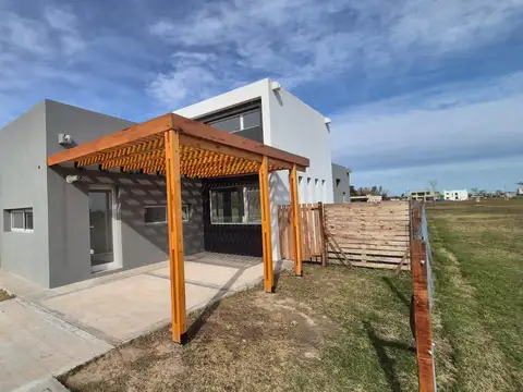 Casa en Venta a Estrenar,5 Ambientes, en Nativas - Puertos del Lago