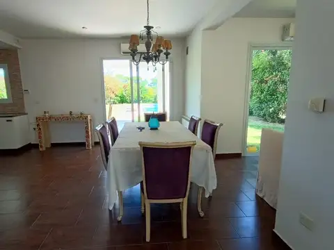 Casa en Alquiler en Haras Santa Maria, USD 2.500