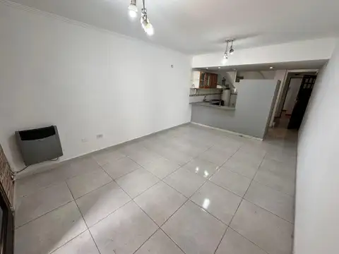 Depto Tipo Casa en Venta con 1 cocheras