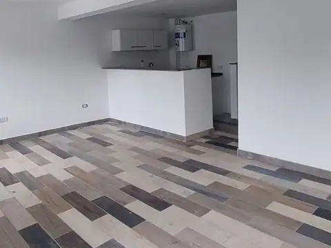Depto Tipo Casa en Venta con 1 cocheras