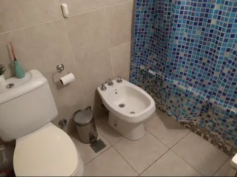 Dos ambientes con cochera en alquiler en Bella Vista