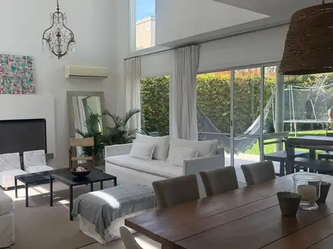 Casa en Alquiler de 3 dormitorios