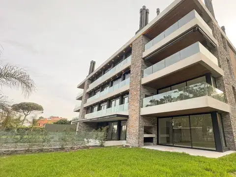 Alquiler 2 Dormitorios, 2 Baños, Doble cochera