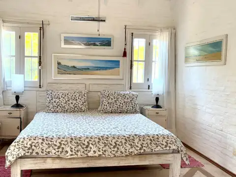 Casa 5 ambientes con 4 baños