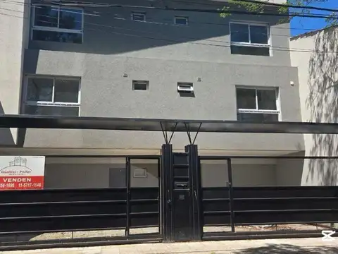 Triplex en Olivos