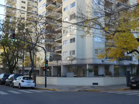 Husares al 2250 - Belgrano chico