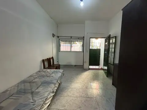 Depto Tipo Casa en Alquiler de Monoambiente