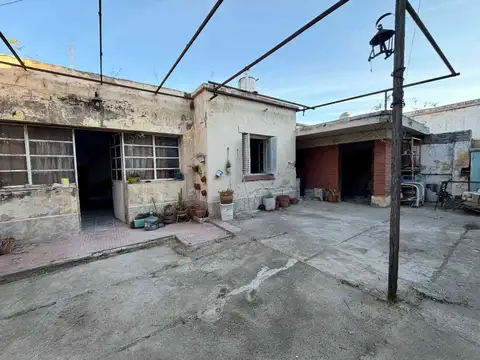 LOCAL COMERCIAL + 3 DEPTOS A REFACCIONAR LA FALDA