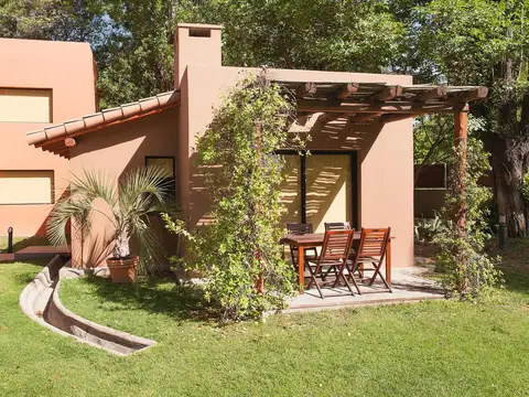 Casa en Venta con 11 cocheras