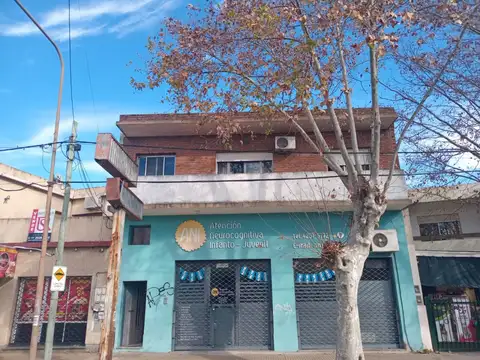 ALQUILER TRES AMBIENTES BERNAL CON QUINCHO
