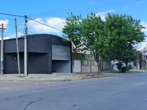 GALPÓN EN ESQUINA – 200 M² CON DOBLE ACCESO