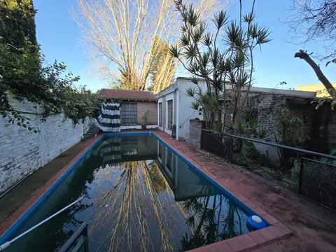 Casa 5 amb. Fondo, Piscina. R. de Escalada.