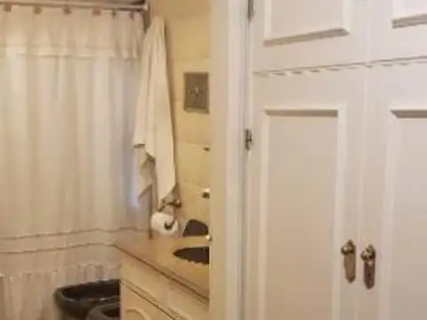 Departamento 6 ambientes con 4 baños