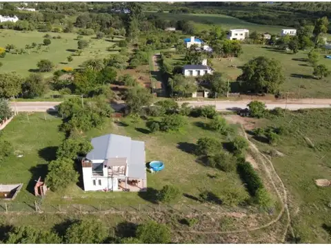 Casa en Venta con 2 cocheras