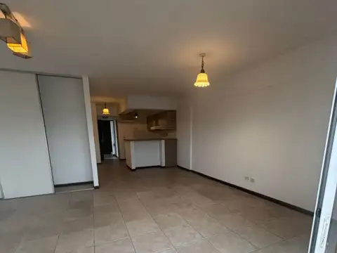 Avenida Peron 1800, Piso 2