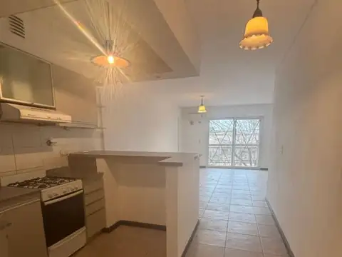 Avenida Peron 1800, Piso 2