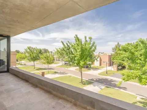VENTA CASA 5 AMB LOTE INTERNO SAN EDUARDO PILAR