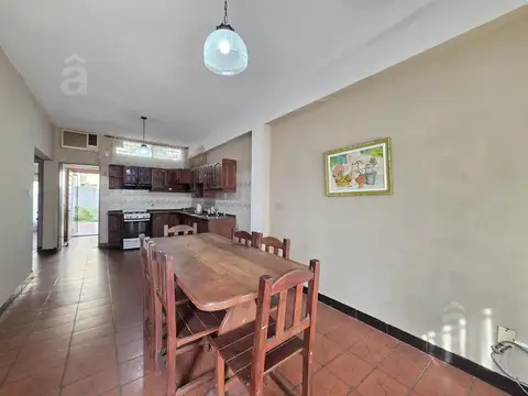 Casa en Venta en Villa Ballester - PH Tres Ambientes con cochera y patio.