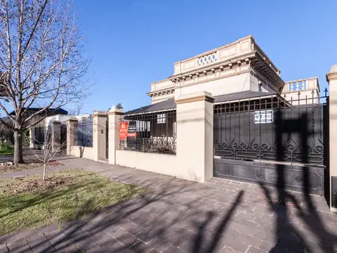 Casa en venta estilo campo - neocolonial en Jose Marmol, Almirante Brow - Financia dueño.