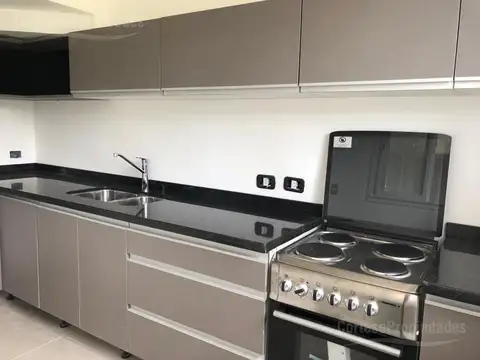 Casa en Venta en Garin, USD 170.000