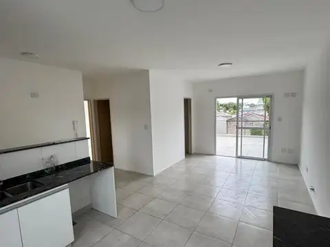Departamento en Alquiler en Jose Leon Suarez, $ 900.000