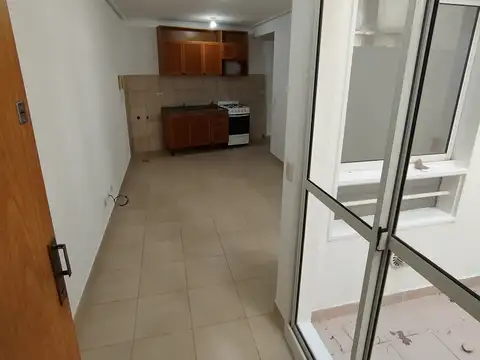 ALQUILER 1 DORMITORIO CON PATIO PB