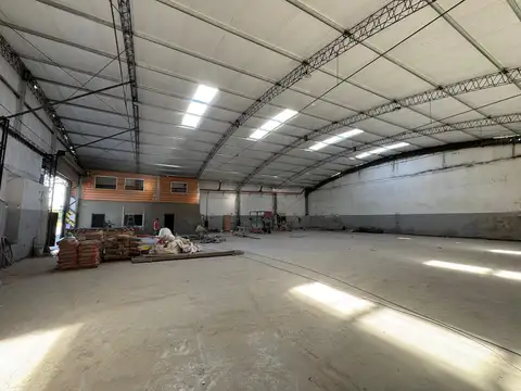 Galpon en Alquiler 26  mts Frente