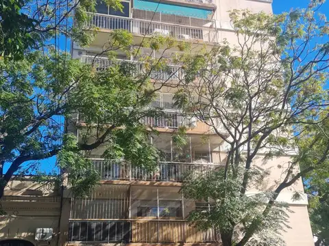 Departamento en venta al frente con balcon