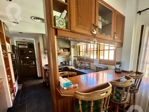 Casa en Venta con 4 cocheras