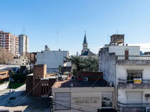 Charlone 1200, Piso 5