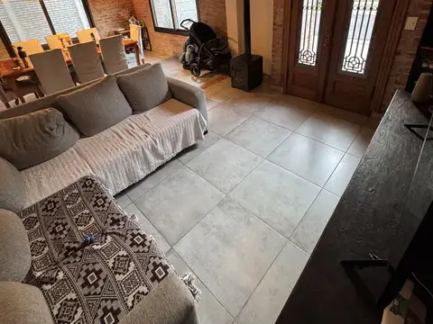 Casa en Venta con 3 cocheras