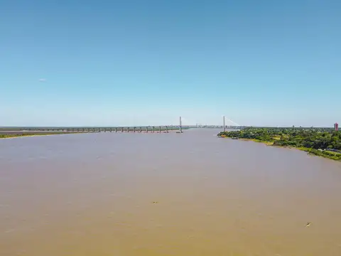 Fracción de tierra frente al río Parana con gran potencial inmobiliario en Baigorria