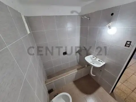 Venta de casa 3 ambientes a reciclar en Lonchamps, Apto Credito 