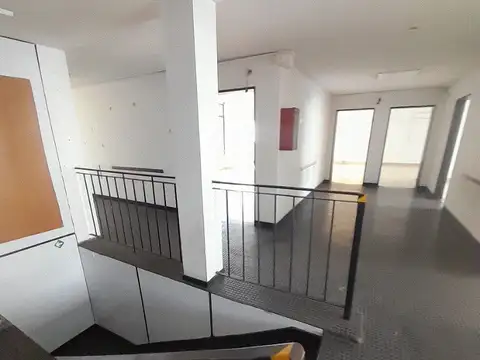 PLANTA DE OFICINAS EN CENTRO COMERCIAL DE MORÓN