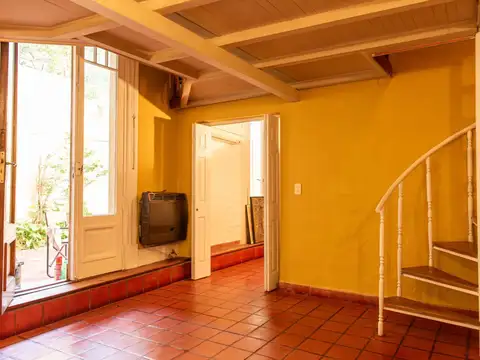 Hermoso PH 4 ambientes con patio y dos baños