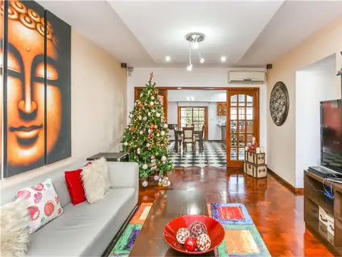 Casa 5 ambientes con 3 baños