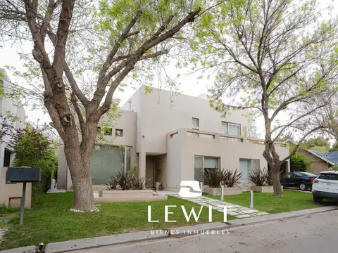 Casa en Venta en Neuquén, USD 1.350.000