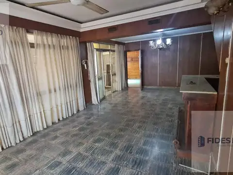 Casa en Alquiler con 1 cochera