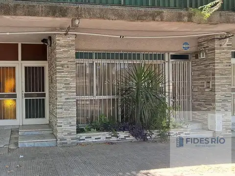 CASA EN VENTA 3 DORMITORIOS QUINCHO PATIO COCHERA