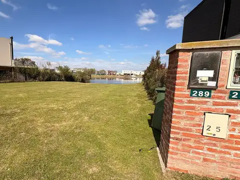 VENTA Lote a Laguna  Barrio Santa Ana-Villanueva