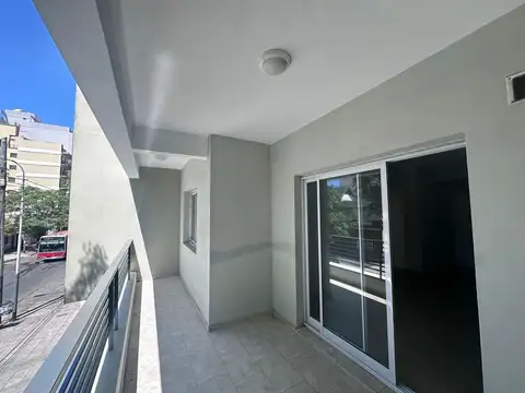 Departamento en Alquiler en Caseros, $ 650.000